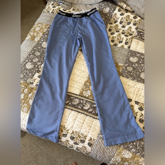 Barco Ceil Blue Scrub Set - Picture 4 of 10